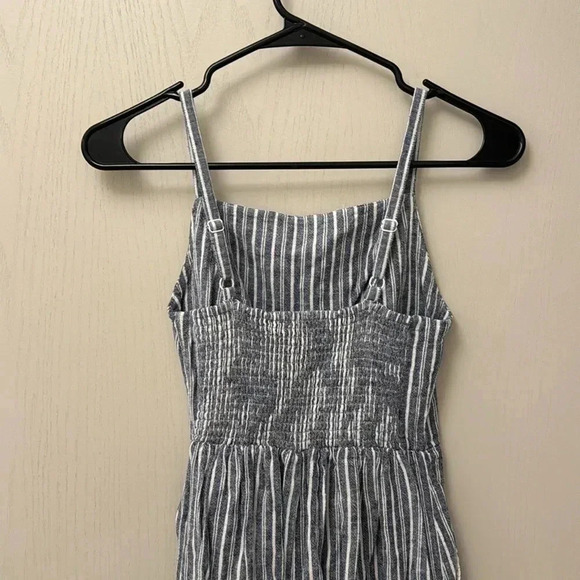 Old Navy Blue and White Striped Romper Jumpsuit Size XS w Pockets - Picture 4 of 7